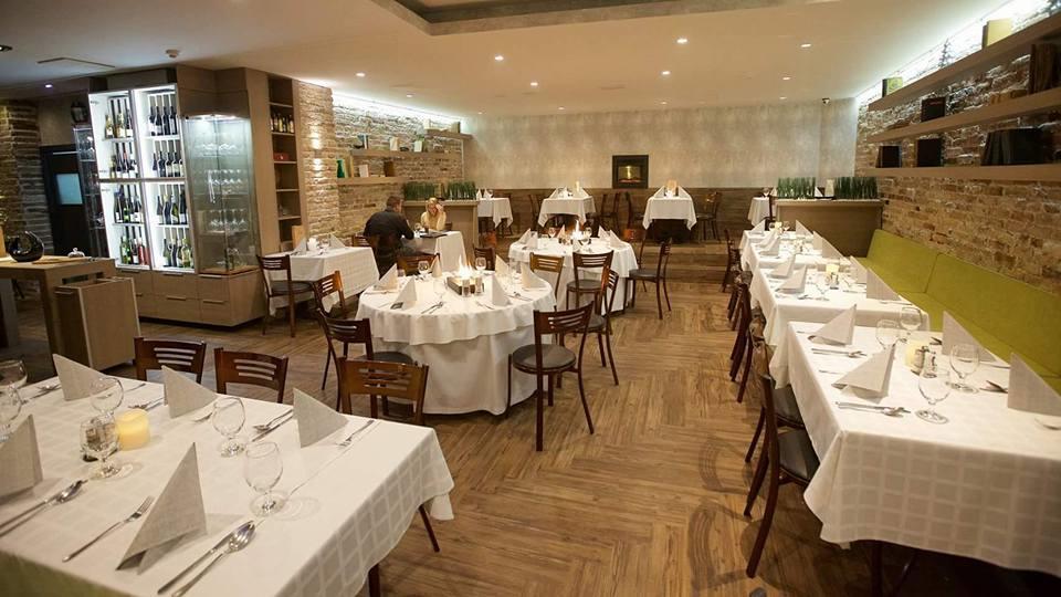 泽欧法埃特瑞姆玛利亚公寓酒店 Hajdúszoboszló 外观 照片
